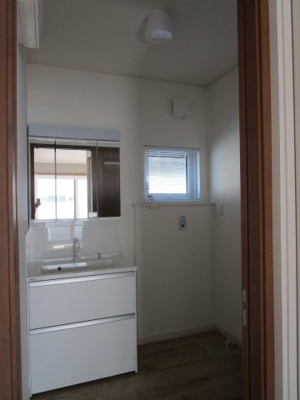 【独立洗面台】 | サザンウィング | 独立洗面台、小物を置くことができて便利です