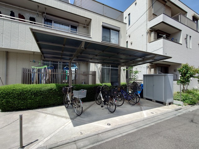 プレジオのその他共用部分|屋根付き自転車駐輪場