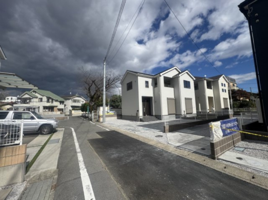 新築　高崎市石原町第24　Livele Garden.S　2号棟の前面道路含む現地写真|現地写真　　西側接道幅員約4.1ｍ　