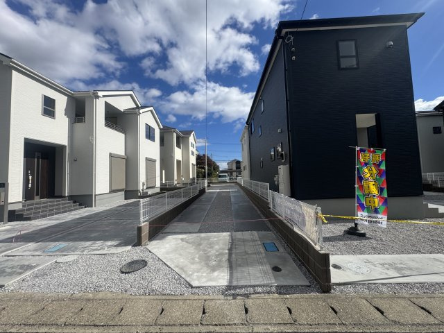 新築　高崎市石原町第24　Livele Garden.S　2号棟の駐車場|現地写真　駐車スペースは縦列駐車になりますが、4台分可能です！
