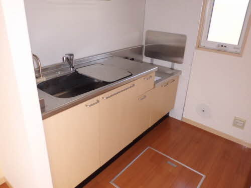 広島市安佐北区三入６丁目のアパートのキッチン|窓あり