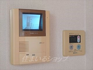 広島市安佐北区三入６丁目のアパートのセキュリティ|ＴＶドアホン・給湯リモコン
