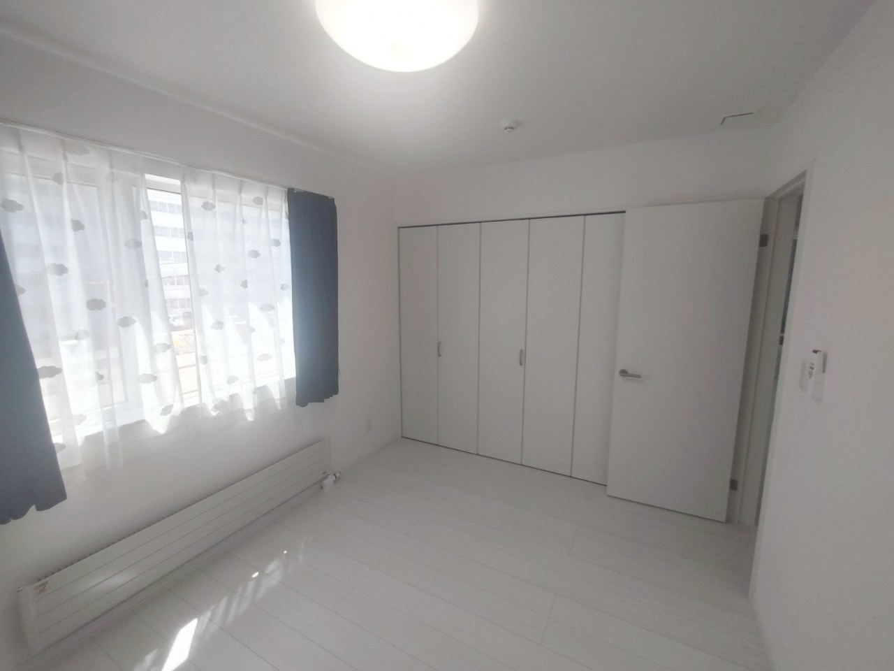 住之江町12　中古住宅の洋室|東側洋室6帖