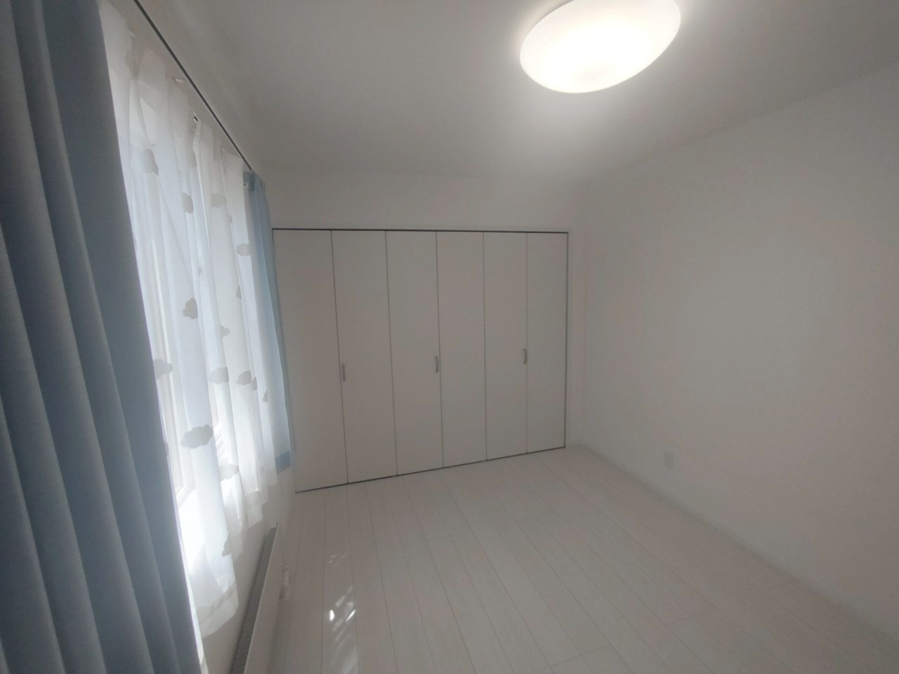 住之江町12　中古住宅の洋室|南側洋室6帖