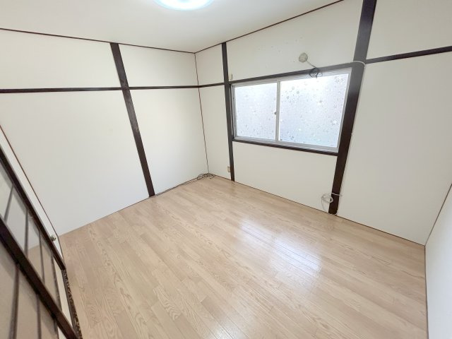 東大阪市中石切町戸建の洋室