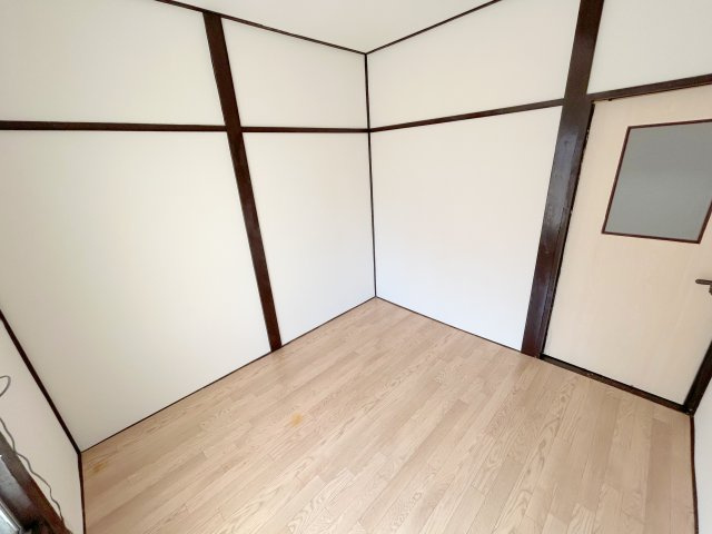 東大阪市中石切町戸建の洋室