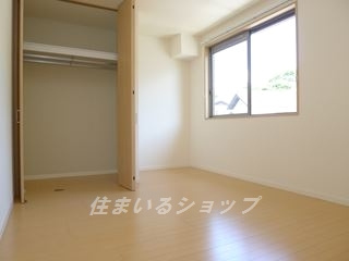 メゾン・ド・プルメリア　Ⅱの寝室|クローゼットあり