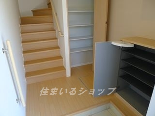 メゾン・ド・プルメリア　Ⅱの玄関|玄関収納とシューズボックス