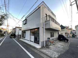 【駐車場】 | 西側に駐車場があり、中型車までであれば停められます！