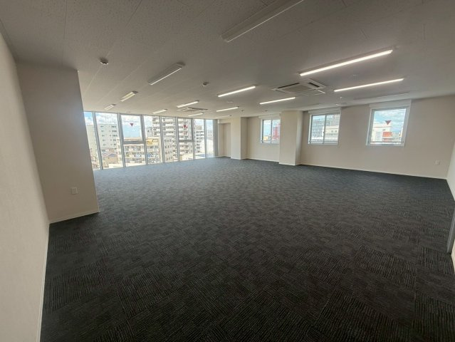 DENCITY CROSS SITEオフィスの内装