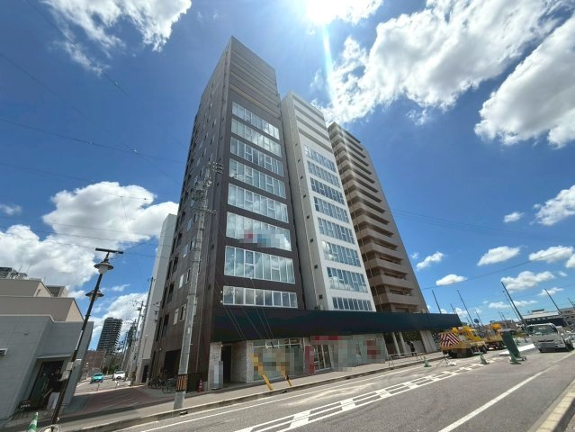 DENCITY CROSS SITEオフィスの外観