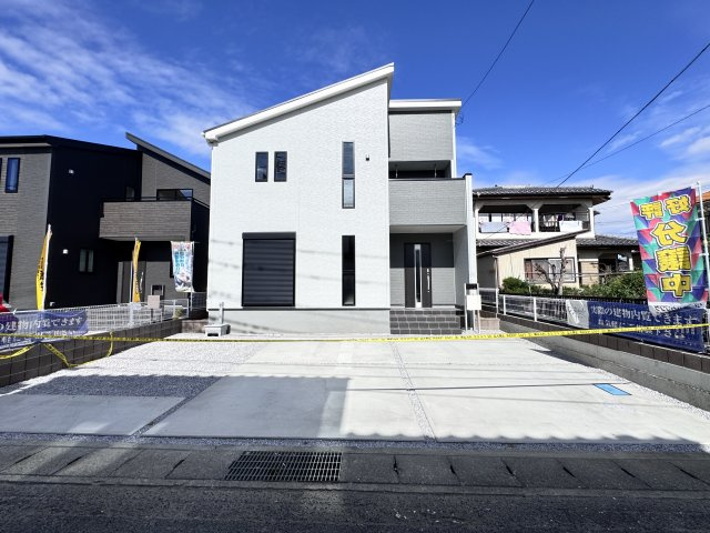 新築　高崎市石原町第24　Livele Garden.S　6号棟の駐車場|現地写真　駐車スペースは並列3台分可能です！

