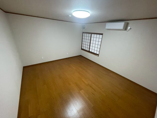 朝日町貸事務所店舗の内装
