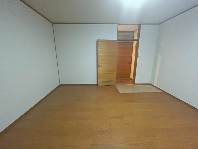 朝日町貸事務所店舗の内装