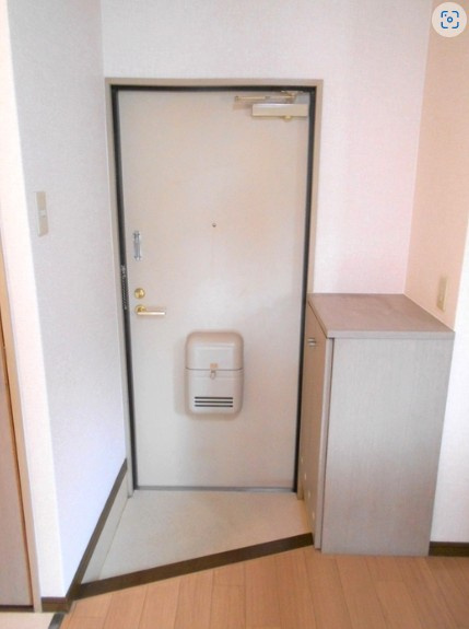 ローズハイムとくまるの玄関