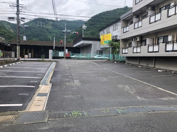 ローズハイムとくまるの駐車場