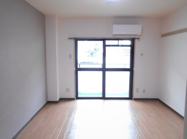 ローズハイムとくまるの居間・リビング