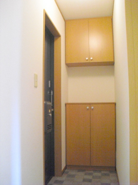 メゾンＫの玄関|玄関にはセパレートタイプのシューズボックス