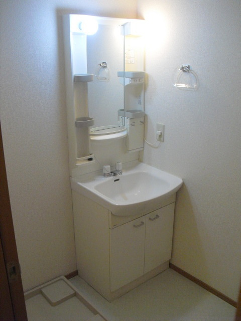 メゾンＫの洗面所|忙しい朝に嬉しい独立洗面化粧台