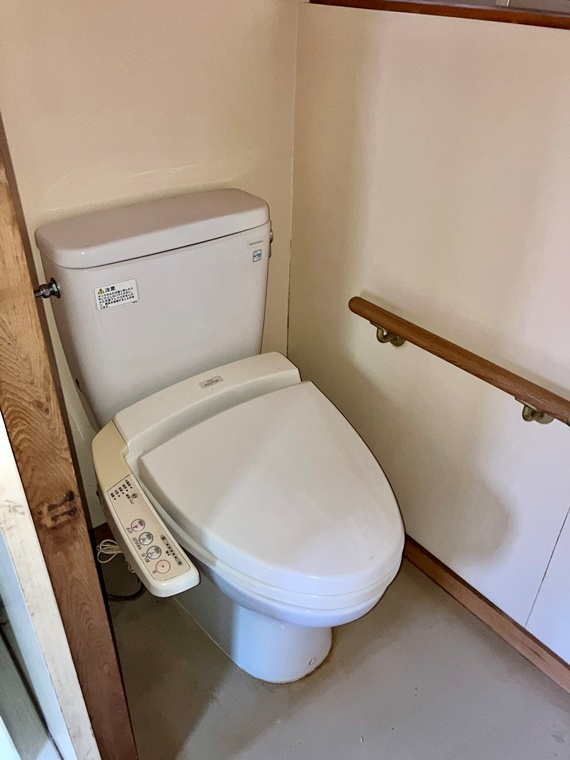 坂本町戸建のトイレ