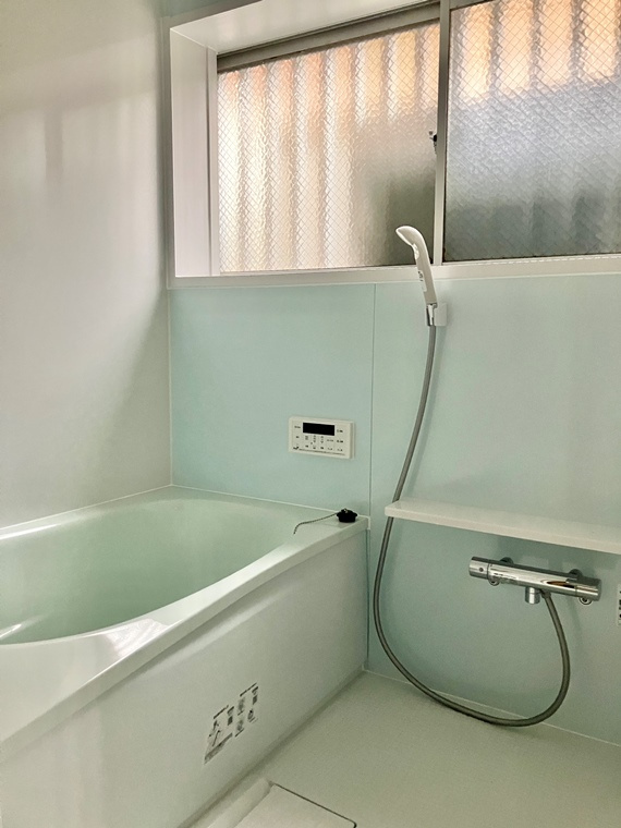 坂本町戸建の浴室