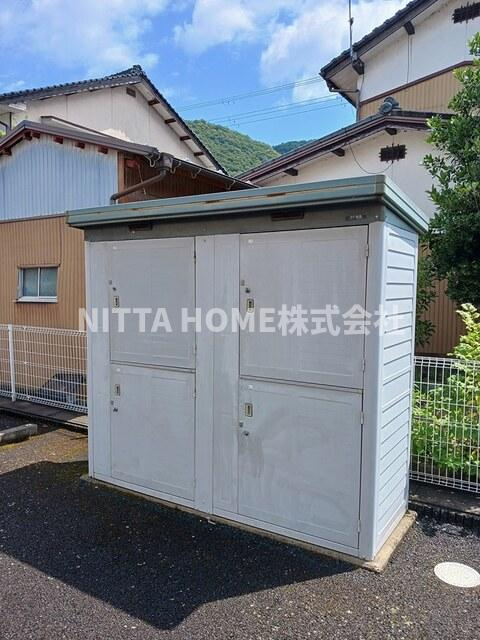 フロイライン　アミィＡのその他共用部分|外部トランクは無料で使用OK♪