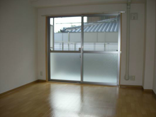 サンシャイン北神戸の居間・リビング