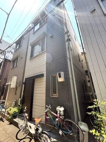 鉄骨造3階建、鋼管杭による地盤改良済み