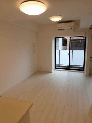 プライマル御茶ノ水の居間・リビング