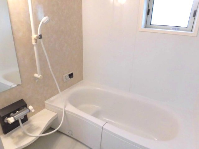 メゾン・ラフィーネの浴室