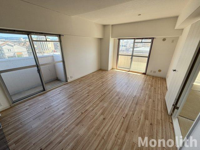 ロイヤルコーポ忠岡の居間・リビング