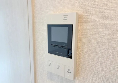 【セキュリティ】 | エスリード弁天町NORTH RESIDENCE | モニター付きインターフォンです。