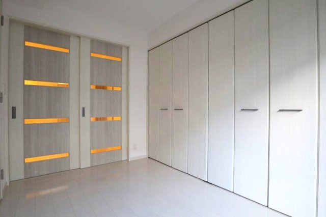 Mid Court　新大阪の洋室