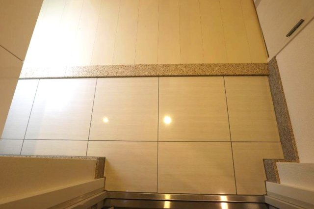 Mid Court　新大阪の玄関