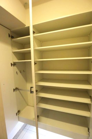 Mid Court　新大阪の収納