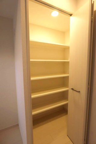 Mid Court　新大阪の収納