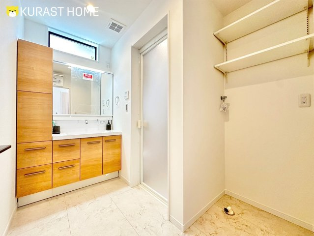 京都市西京区嵐山山ノ下町　新築戸建の洗面所