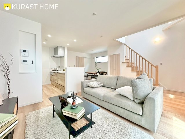 京都市西京区嵐山山ノ下町　新築戸建の居間・リビング