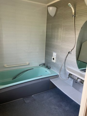 稲吉貸家の浴室|1.25坪のゆったりとしたお風呂で日々の疲れを癒してください