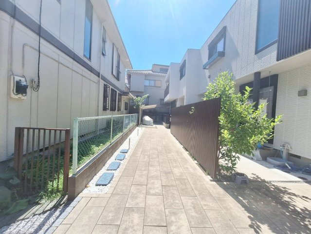 ノワール新杉田のエントランス