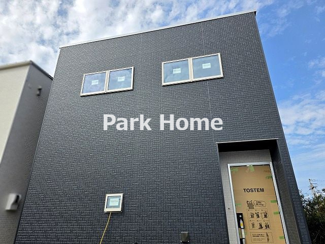 南国市大そね甲　③　新築戸建ての外観|③ 2025.10月：建築中