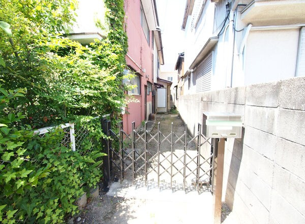 軍水町貸家の外観