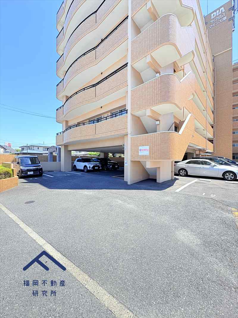 ダイアパレスマインズ原の駐車場