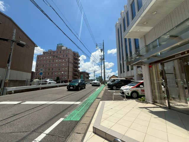 フリーダムビルの周辺