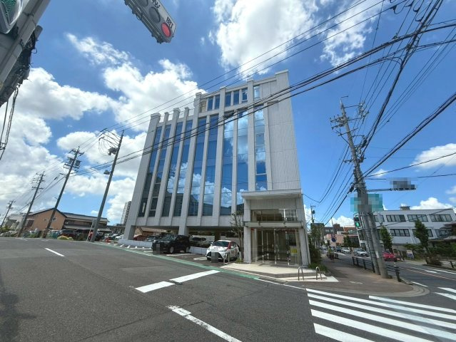 フリーダムビルの外観