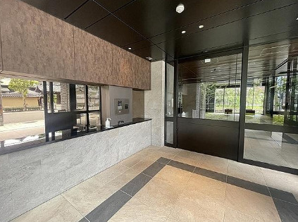 大阪市中央区高津3丁目　２ＬＤＫファミリータイプ　オーナーチェンジ物件のエントランス