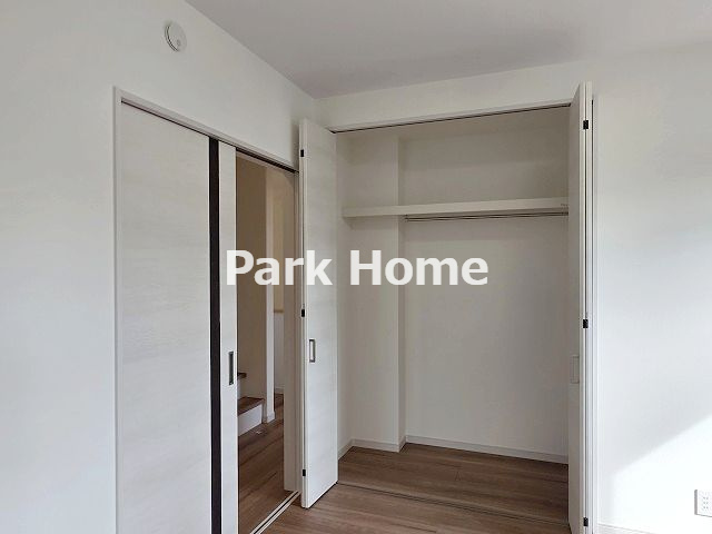 高知市福井町-A号地- 新築戸建ての収納|２F：6洋室（中）クローゼット