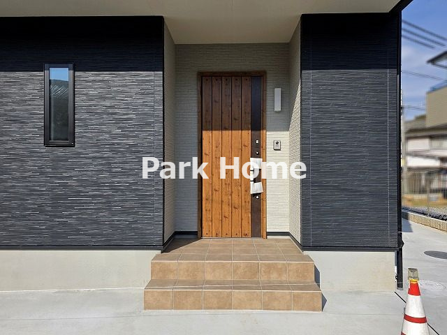 高知市福井町-A号地- 新築戸建ての玄関