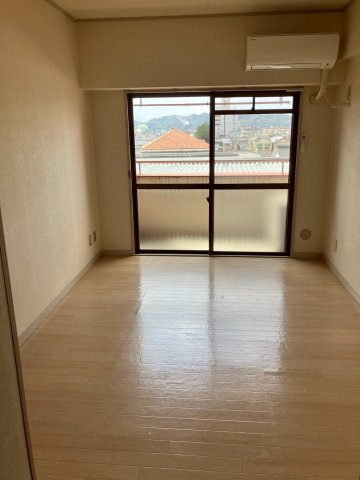 キャピタルハイツ402の居間・リビング