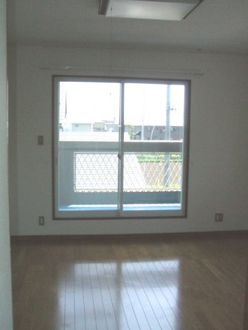 西二十一番町貸家の内装